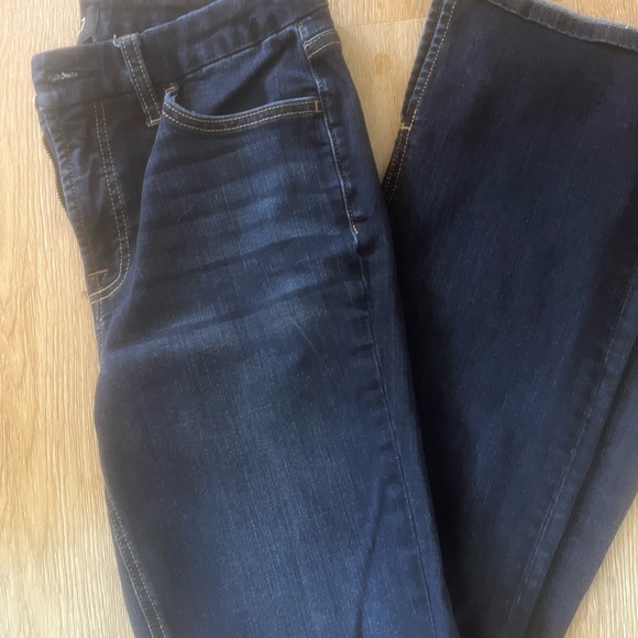 In good shape jeans brand new jeans it’s size 7 - Picture 3 of 4